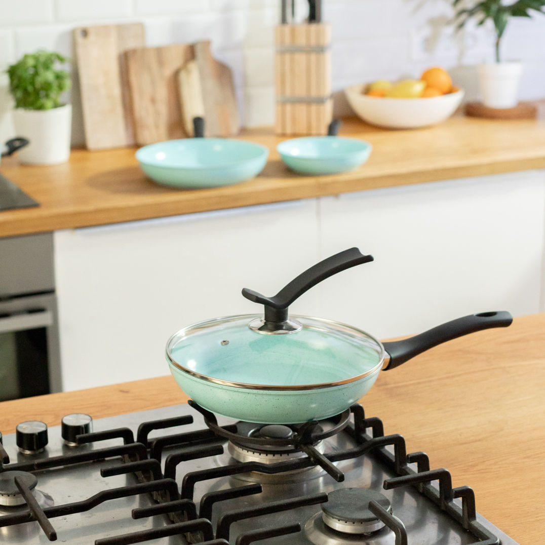 Jade Pans | The non-stick aluminum coated pan set with ceramic and jade powder that make any meal quick and tasty!
